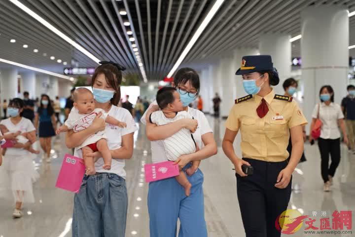 廣州地鐵沿線123間母嬰室助媽媽寶寶出行無憂 胡若璋攝