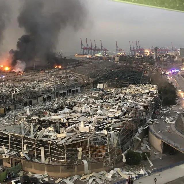 當地時間5日上午A黎巴嫩貝魯特港口發生劇烈爆炸A已造成超過100人死亡C