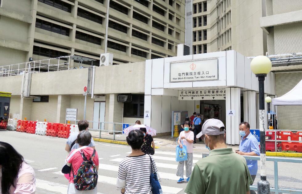 屯門醫院1名急症室女護士今日初步確診。圖為屯門醫院。（中通社）