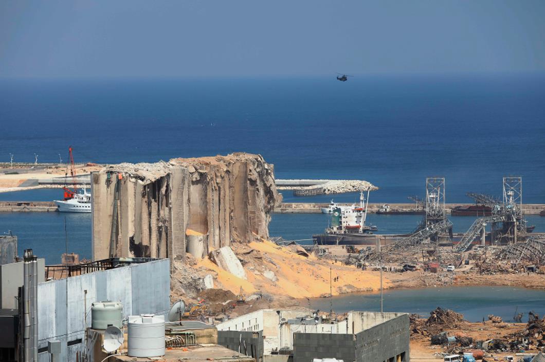  黎巴嫩首都貝魯特港口區4日傍晚發生劇烈爆炸A造成大量人員傷亡C(新華社圖片^