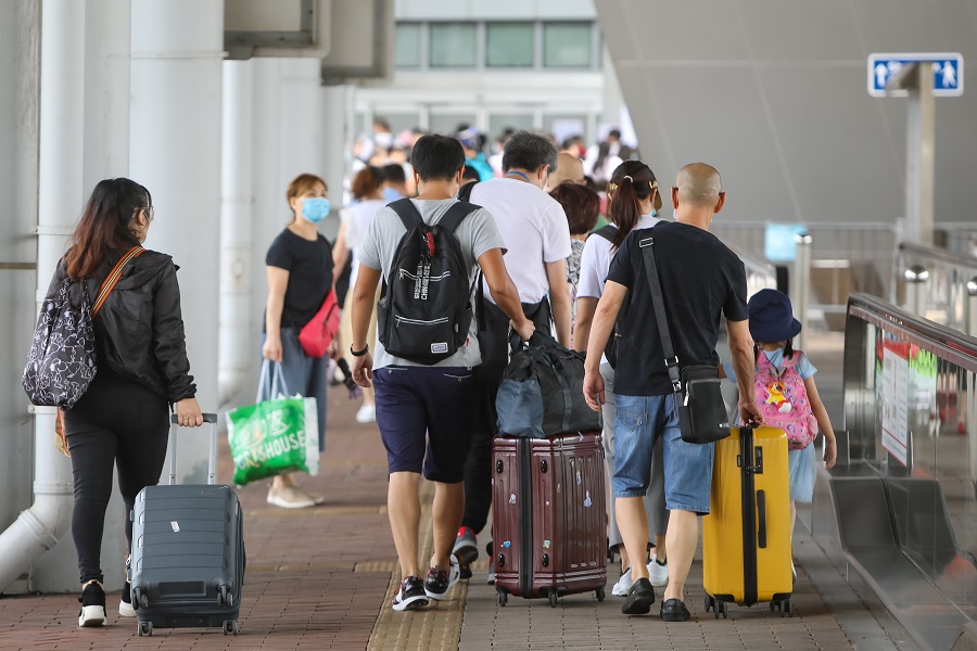 政府公布A到港人士強制檢疫安排延長至10月7日]中新社資料圖片^